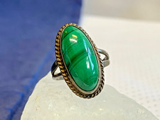 Sterling Silver Green Malachite Ring 5.22g Fine Jewelry Sz 5.75 Band Oval Bezel