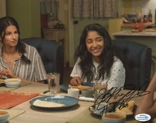 Maitreyi Ramakrishnan Never Have I Ever Autographed Signed 8x10 Photo ACOA