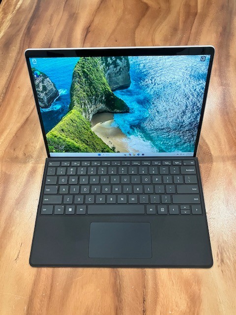 Microsoft Surface Pro 8 Business i7-1185G7 16GB RAM 512GB SSD +