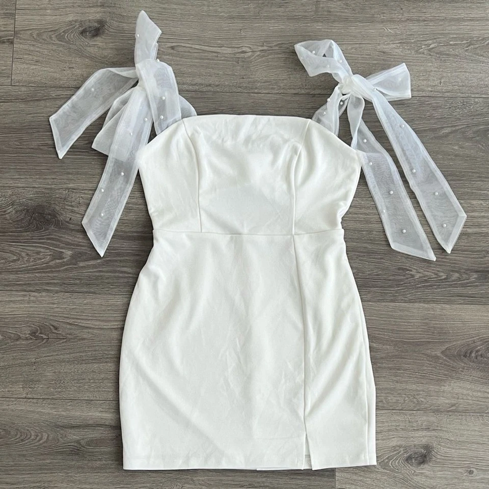 Мини-платье Lulus Beaming Perfection с жемчужным ремешком средний размер белое свадебная кокетка - Изображение 4 из 4