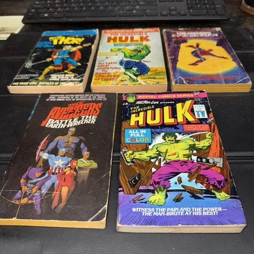 Lot of 5 Vintage Marvel SPIDER-MAN Comic Paperbacks HULK THOR AVENGERS