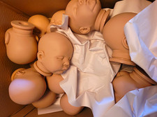 Monika Ratzka Babypuppen-K&ouml;pfe Vinyl Rohlinge Lot mit Urkunde 2002