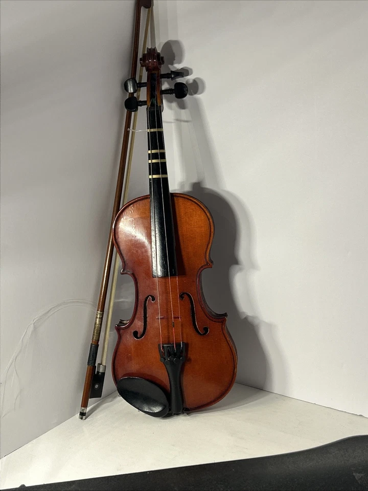 Anton Breton 1/2 Size Violin And Bow with Case Needs TLC AB05? - Image 2 of 4