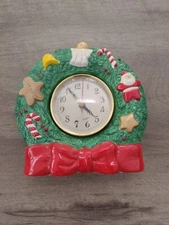 J.S.N.Y.  SITTING CHRISTMAS WREATH BATTERY CLOCK  - CUTE & GREAT FOR A MANTEL