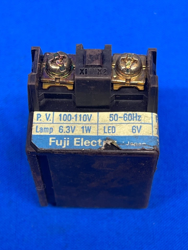 BLOQUE PULSADOR FUJI AHX511-H PRIMARIO 100/110 VOLTIOS 50/60HZ LÁMPARA 6,3 VOLTIOS 1W Foto 2 de 4