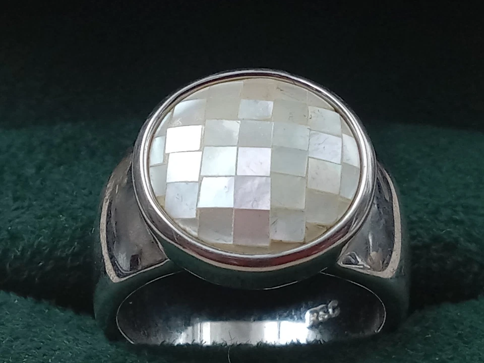 Anillo de plata de ley para hombre con aspecto facetado nácar engaste: talla 9,75 Foto 2 de 4