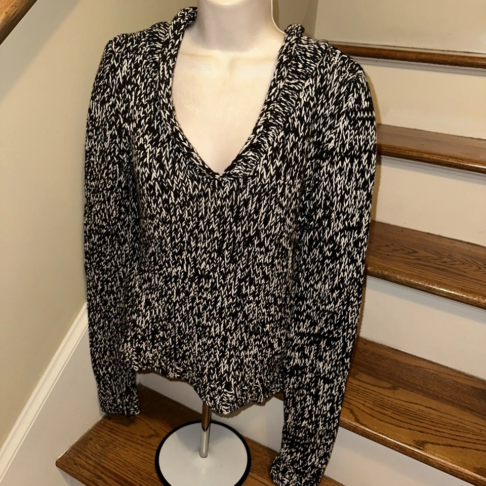 Suéter Moda International Victoria's Secret Tejido con Cable Cuello en V Talla M CARIDAD❤️284 Foto 2 de 4