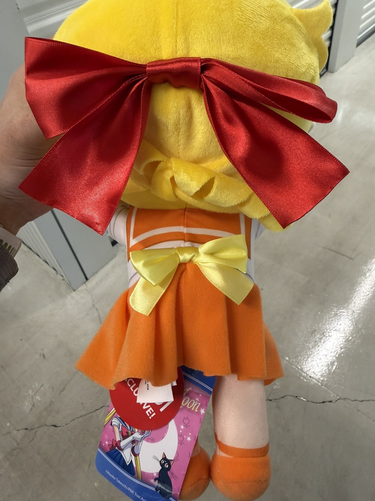 Sailor Venus (Minako) Laying Down 12in Plush Round1 Exclusive NWT, US seller!