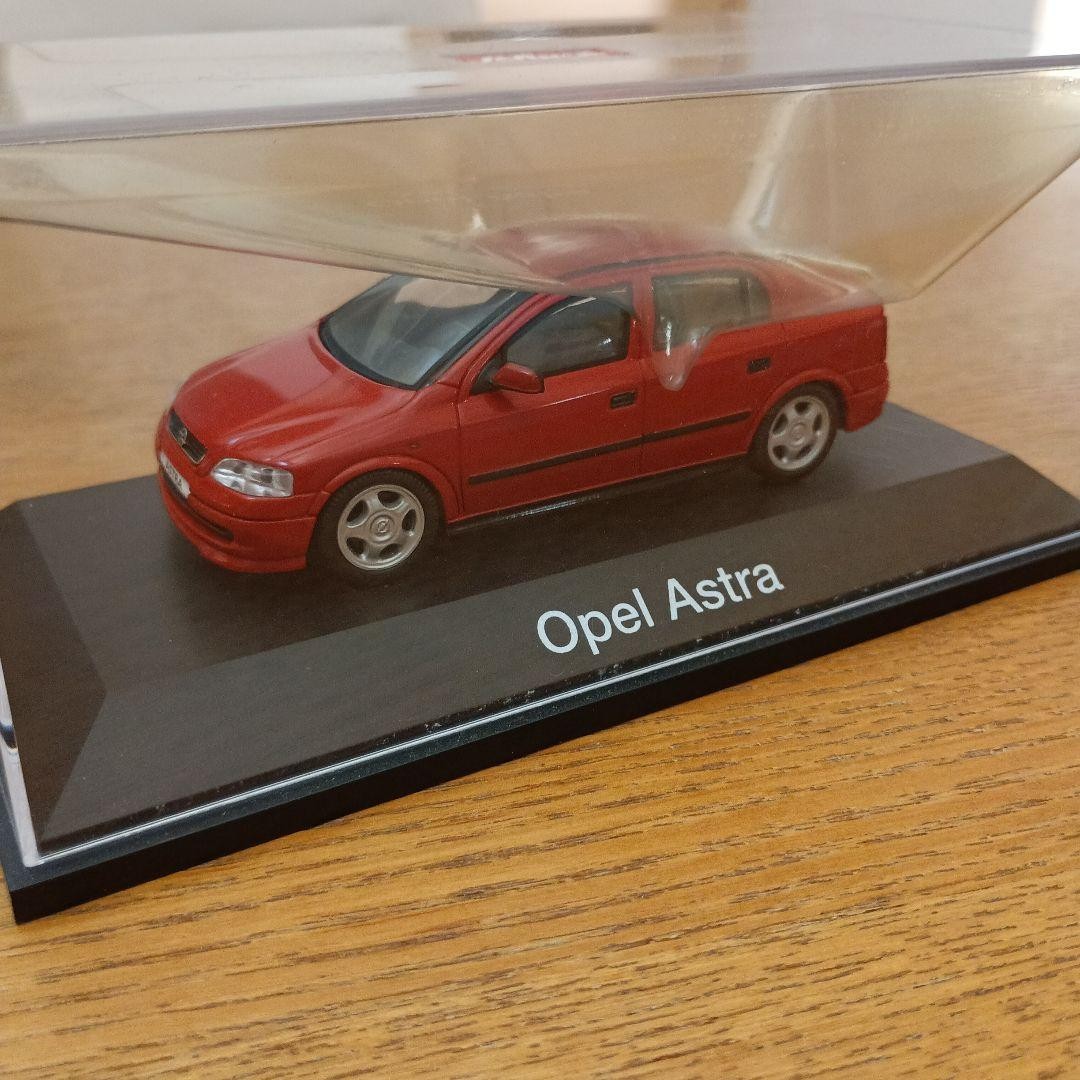 Schuco Opel Astra Station Wagon 2002 1:43 ASTRA