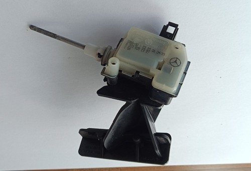 Mercedes W211-S211 E-Klasse W203 Stellmotor Tankklappe A2038201997
