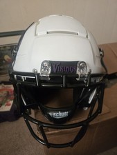 Kask piłkarski Minnesota Vikings F7.   Gruz.  Wariantowy kawałek.  Biało-fioletowe