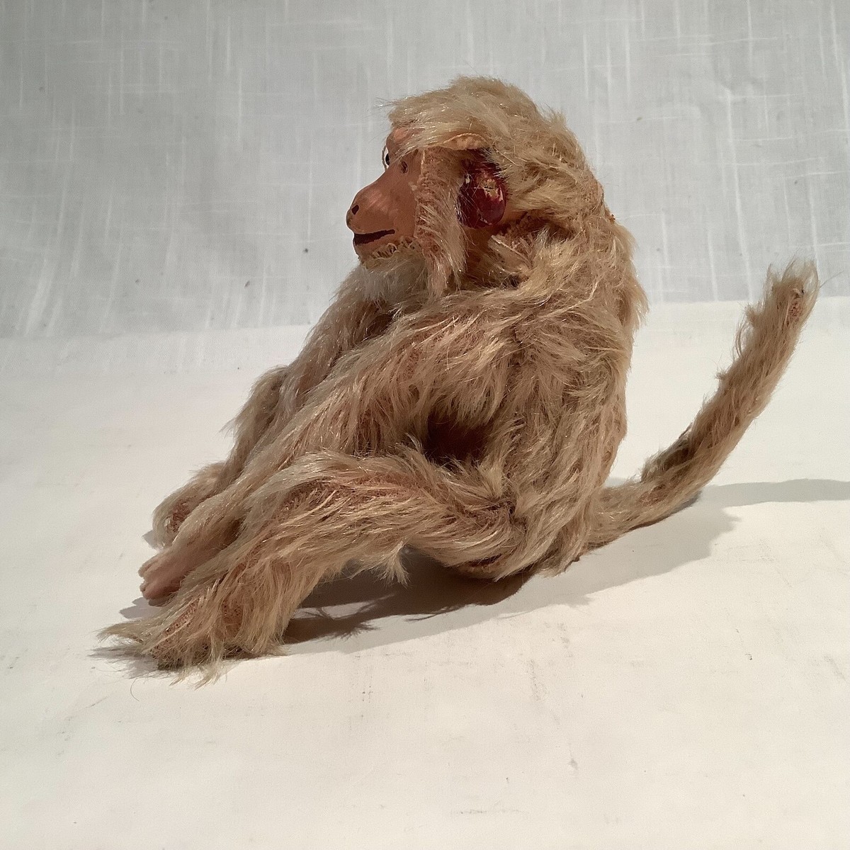 1890's-1920's FRENCH CLOCKWORK TOY MONKEY W/COMPO & FUR BODY