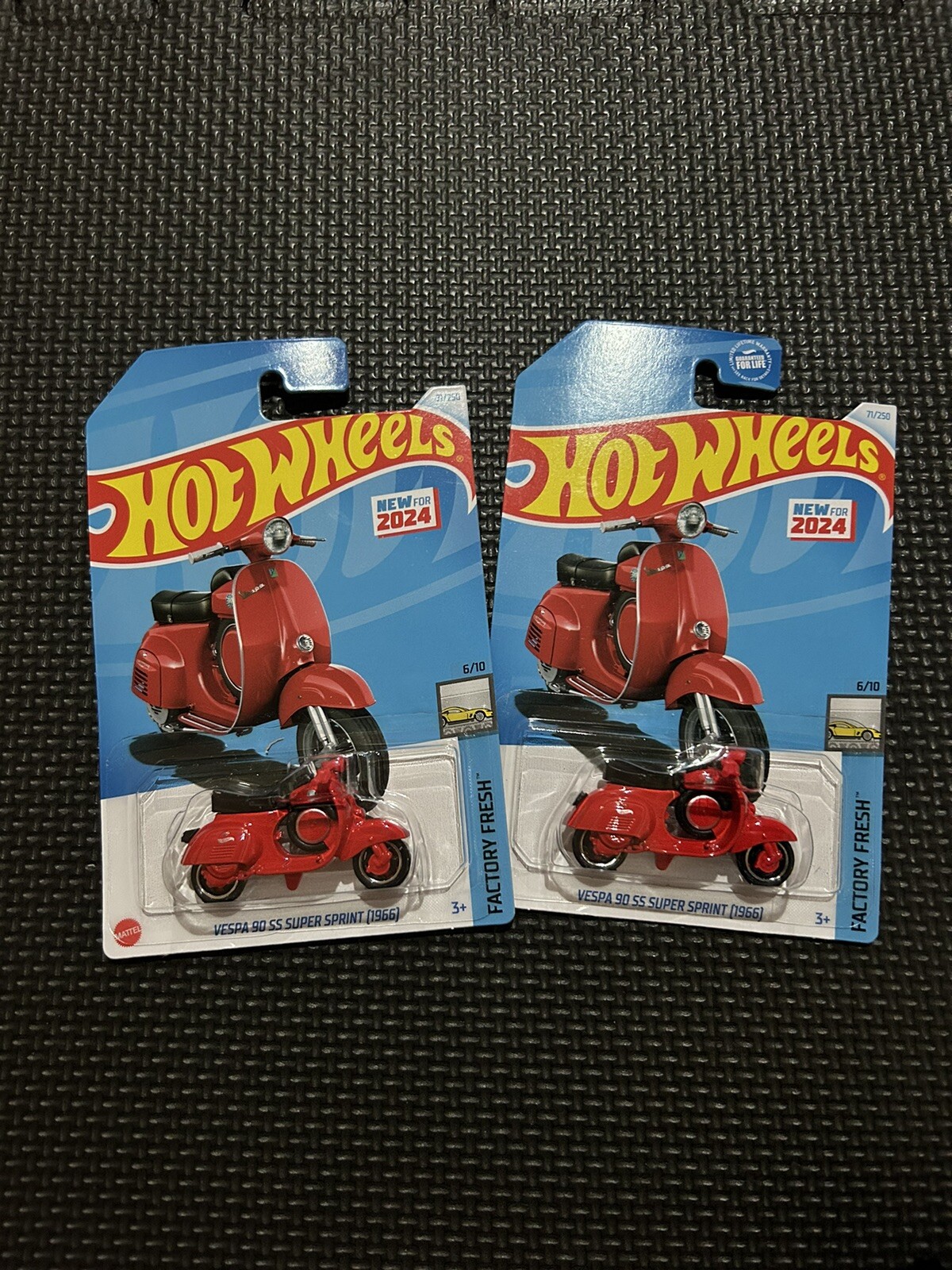 Hot Wheels Vespa 90 SS Super Sprint 1966 #71 Mainline 2024 Case D/E In-Stock New | UK