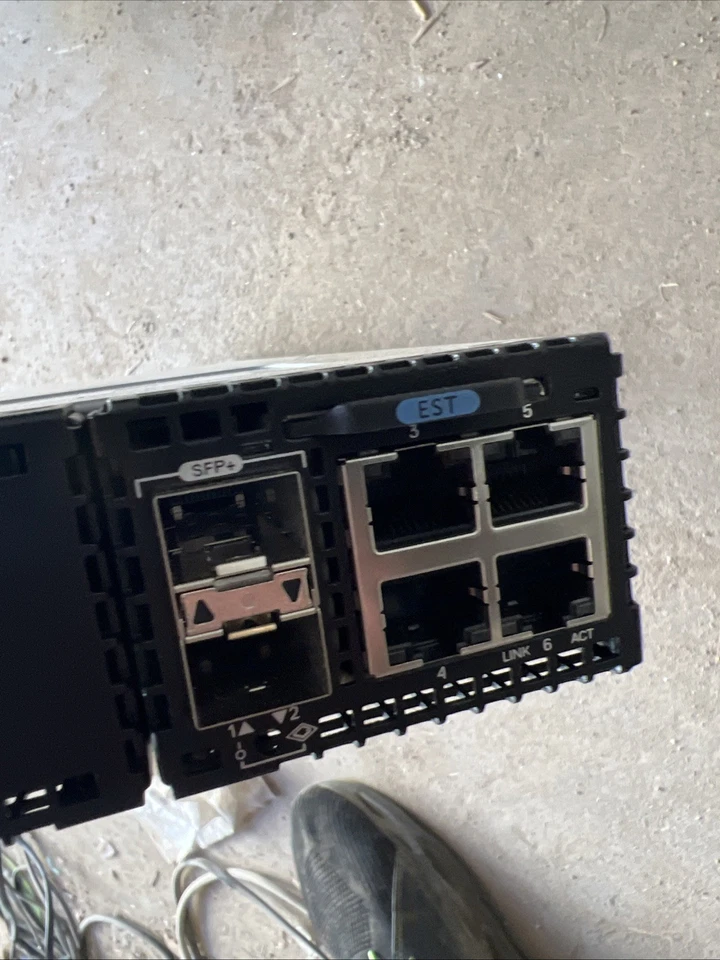 Plataforma de borde virtual de redes Dell VEP4600 E25 W BMC Foto 3 de 4