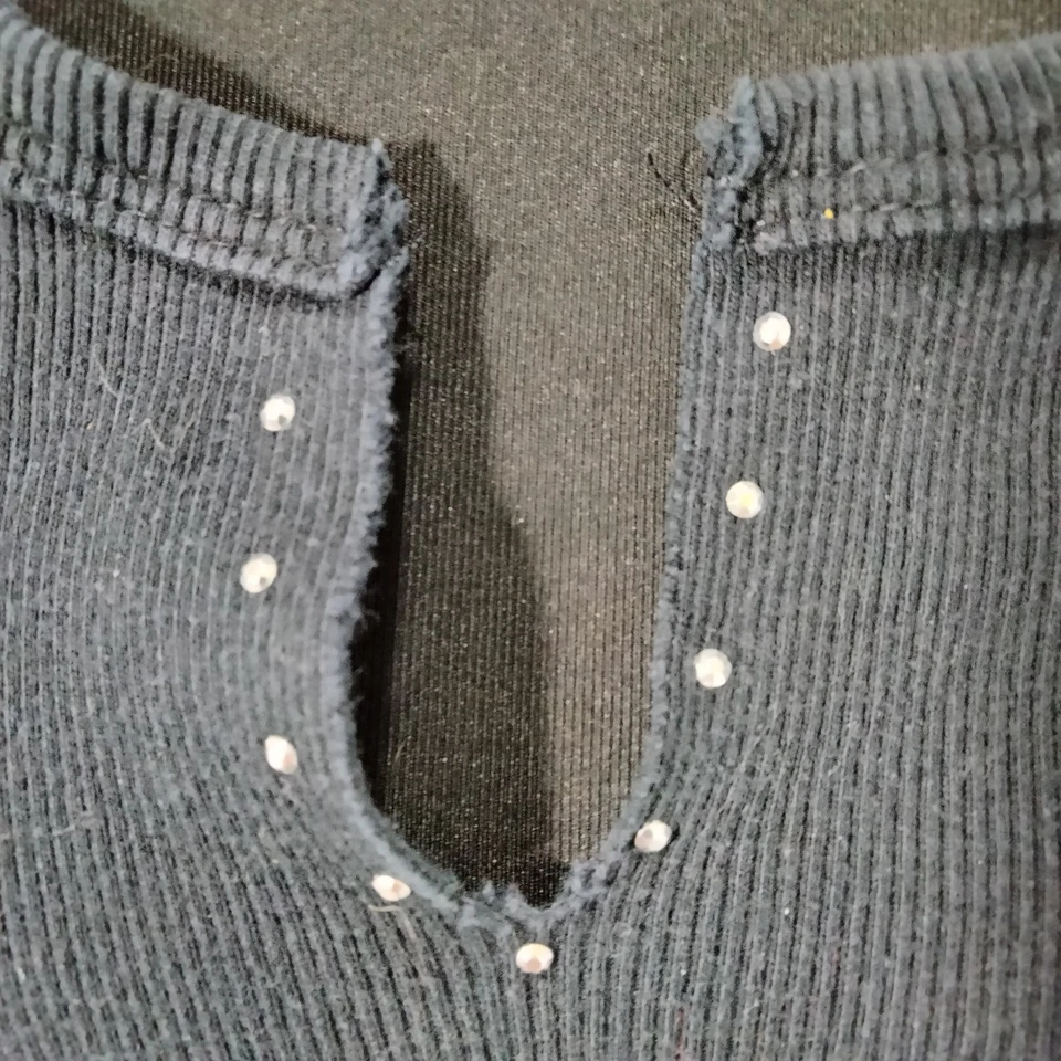 Camiseta sin mangas de rock and roll años 90 Y2K de colección M gótica punk grunge emo indie sleaze tachonada Foto 4 de 4