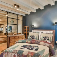 Bear Themed King Quilt Set – 3-Piece Rustic Cabin Bedding