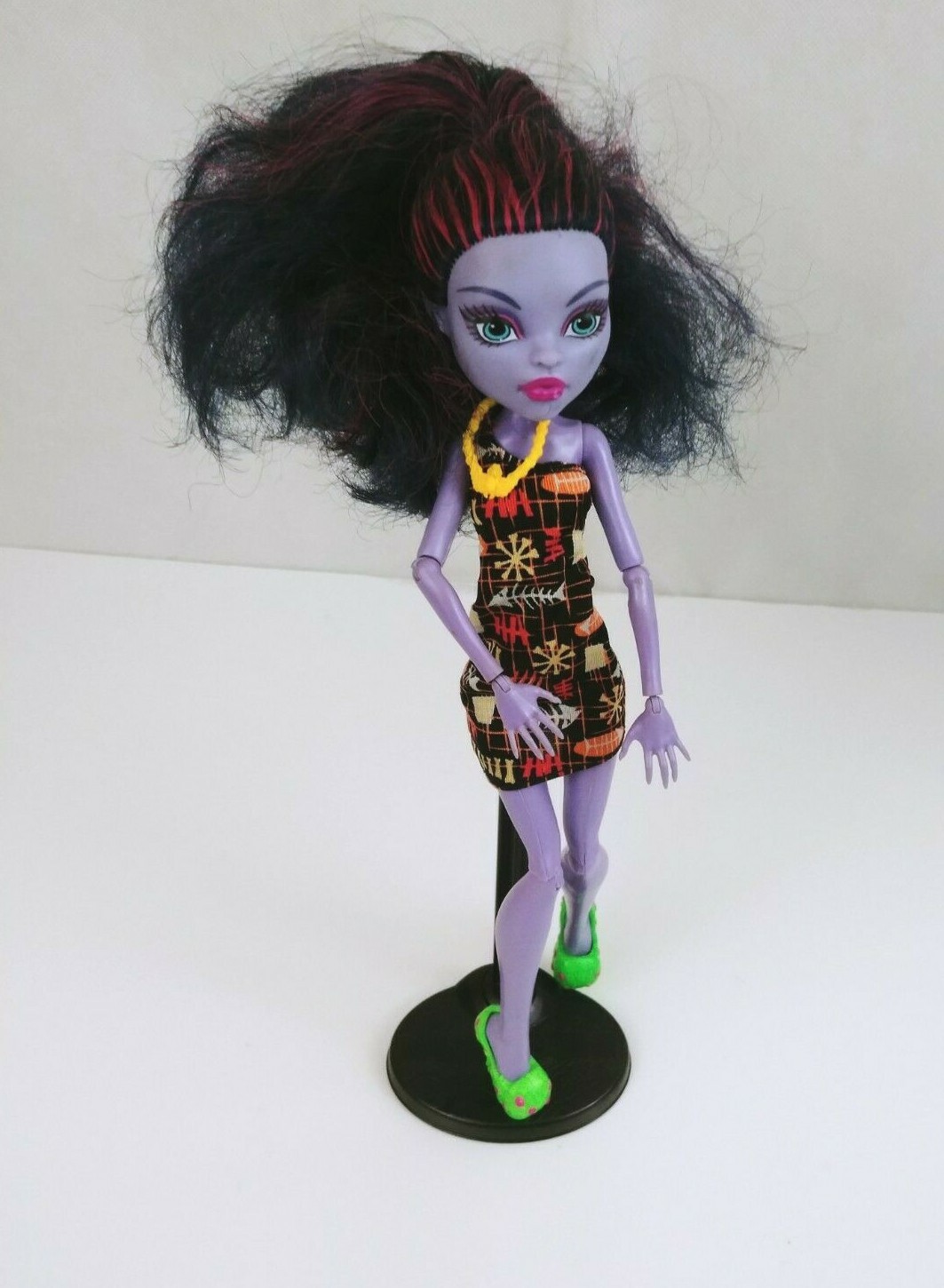 Monster High Jane Boolittle 11" Jointed Doll With Accesories. Without Stand