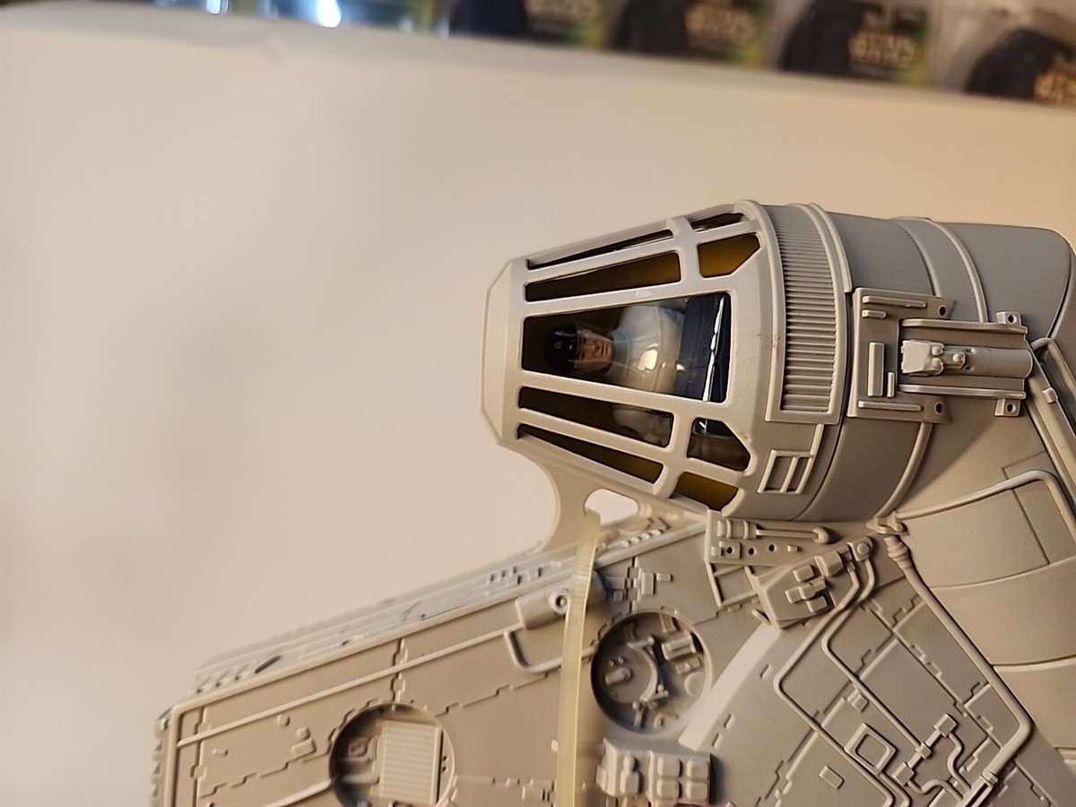 Star Wars: Millennium Falcon Carry Case w/ Imperial scanning Crew