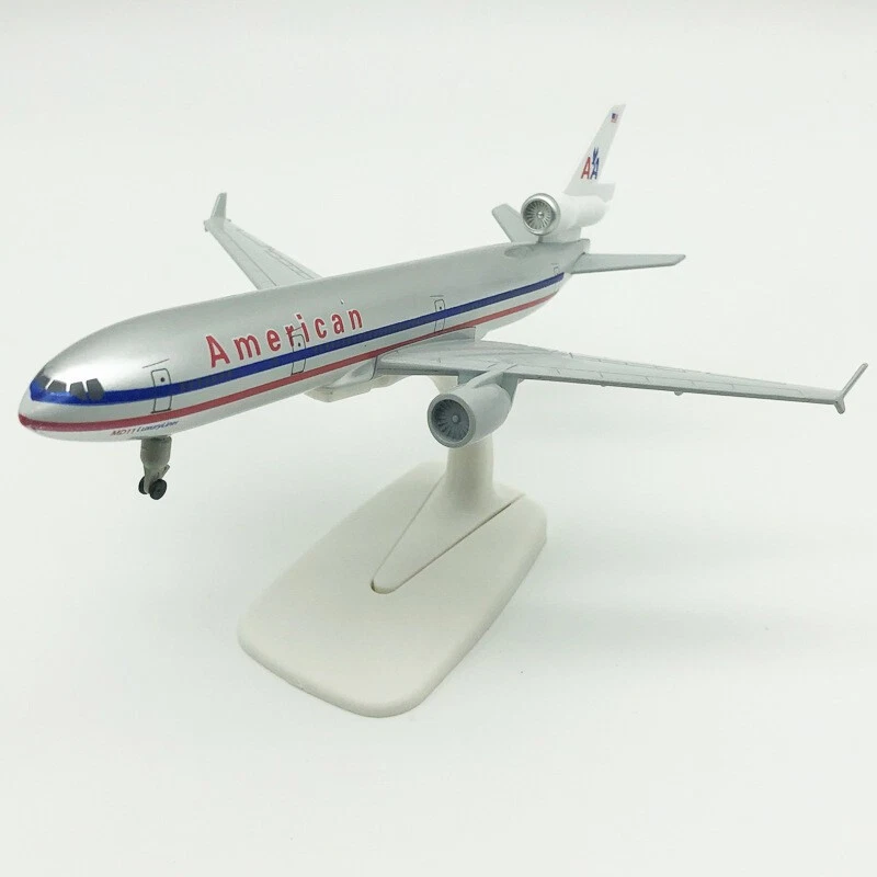 1:300 Die-Cast Modellino Aereo - 20cm McDonnell Douglas MD-11 American Airlines - Immagine 3 di 4