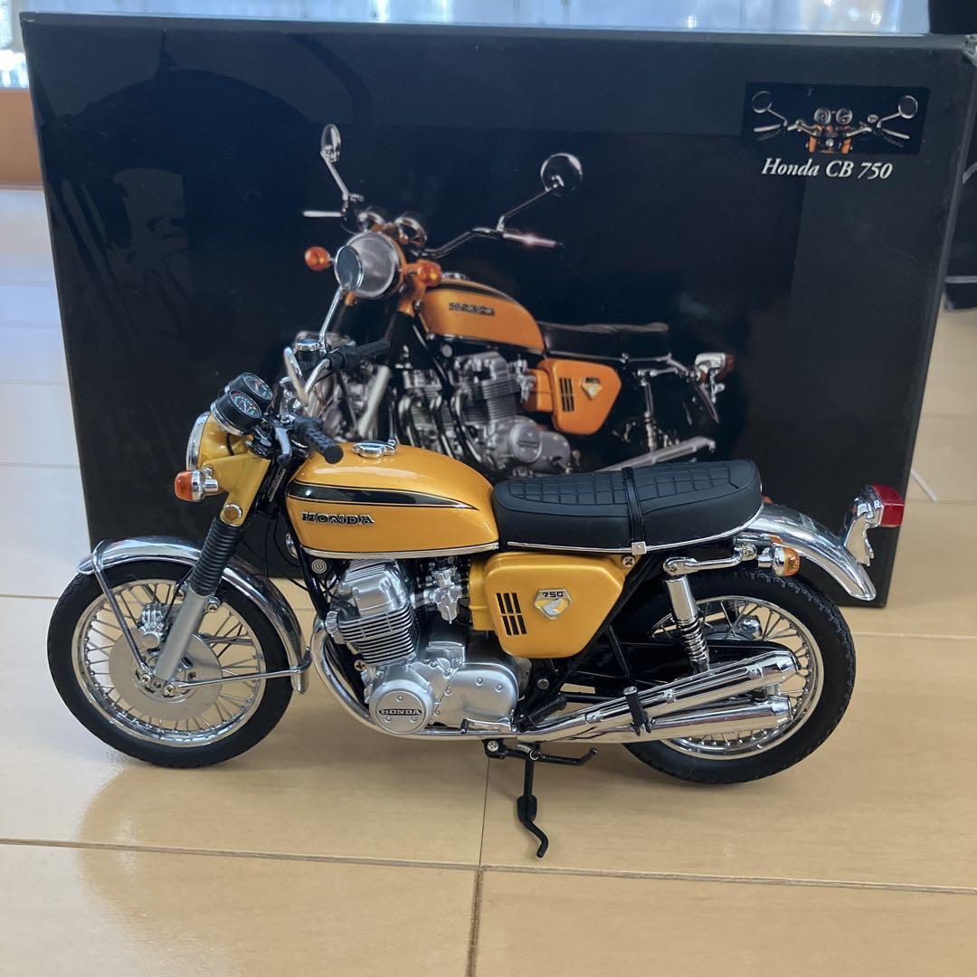 Minichamps cb750k0 Candy Gold Excellent Discontinued 1/12 Minichamps cb750k0 Candy Gold Excellent Discontinued 1/12
