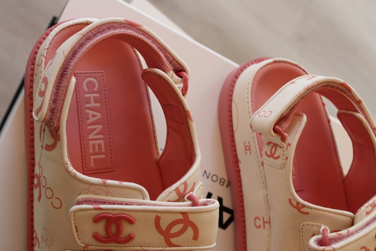 BNIB Chanel Dad Sandal 23A Monogram CC Logo In White/Pink Pink CC