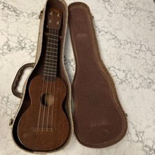 Vintage Martin  Co 1960  s Style Ukulele With Case