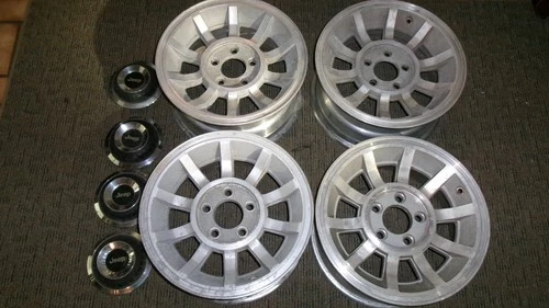 1984-2001 Jeep Wrangler Wagoneer J10 Cherokee 15x7" Alloy Turbine Wheels & Caps