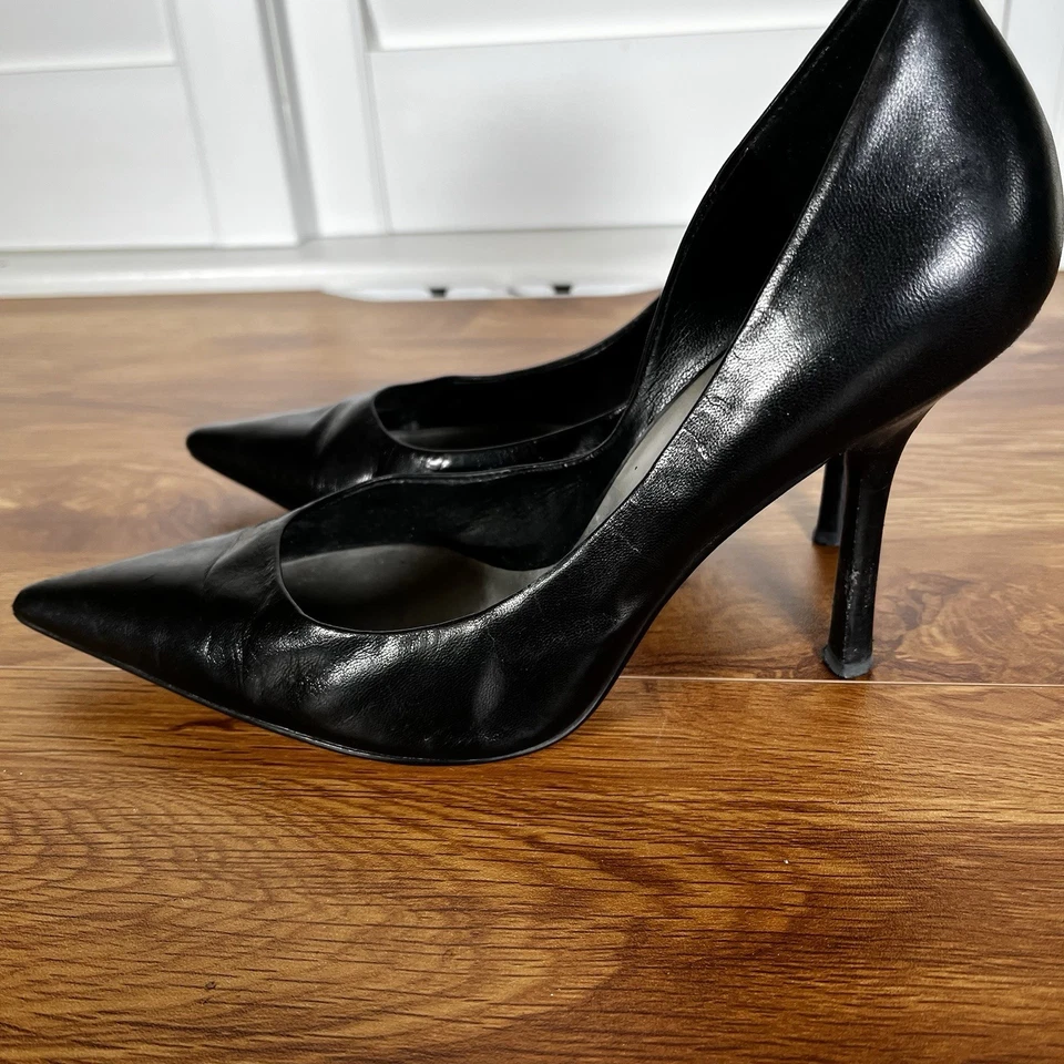 Tacones de aguja Guess By Marciano Carrie de cuero negro 6,5 Foto 3 de 4
