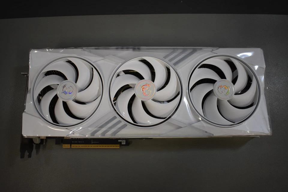 MSI GeForce RTX 5070 Ti Gaming Trio OC White 16GB GDDR7 PCI Express 5.0 2580MHz - Image 3 of 4
