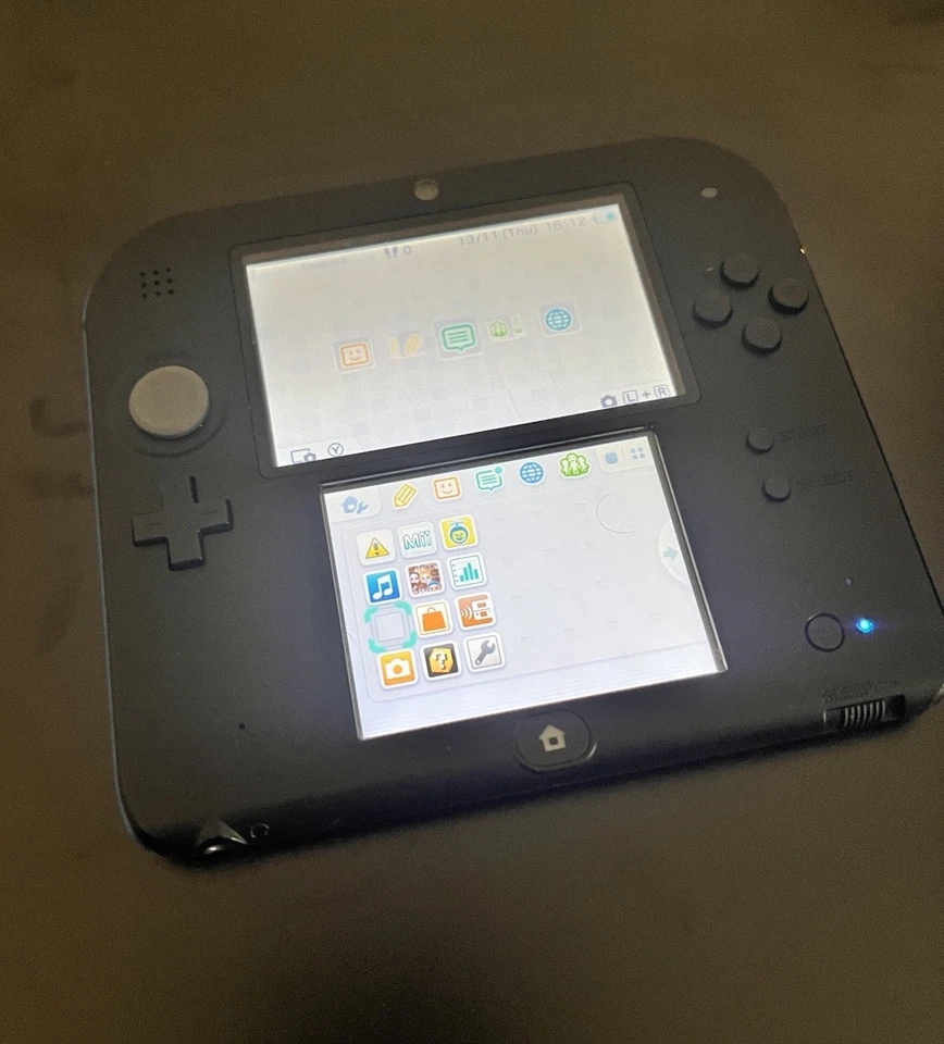 Nintendo 2DS Handheld with R4 Card [2000+ Games] - Image 3 of 4
