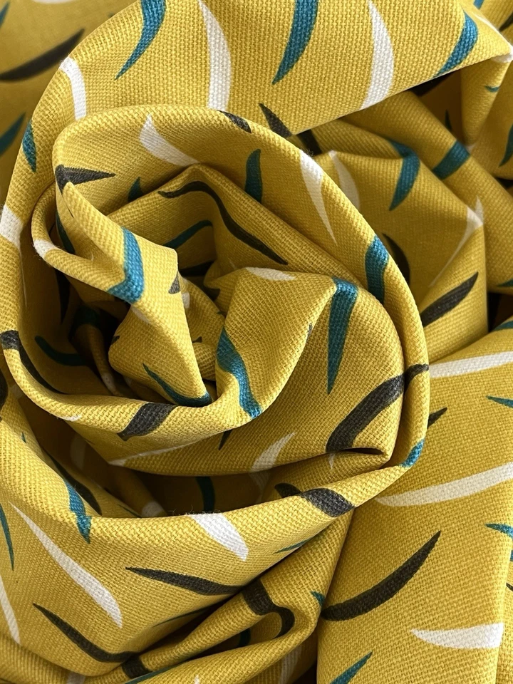 Tela Amarilla y Turquesa Exterior Oslo por Jessica Jones Estilo MCM Escandinavo Foto 2 de 4