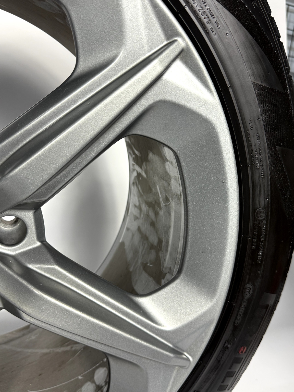 Lamborghini Urus 21" OEM Wheels w/ Pirelli P Zero Tires – Set of 4 – 5x130