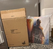 Hot Toys Superman & Krypto 1 6 Scale Figure Set David Corenswet Sideshow MMS812