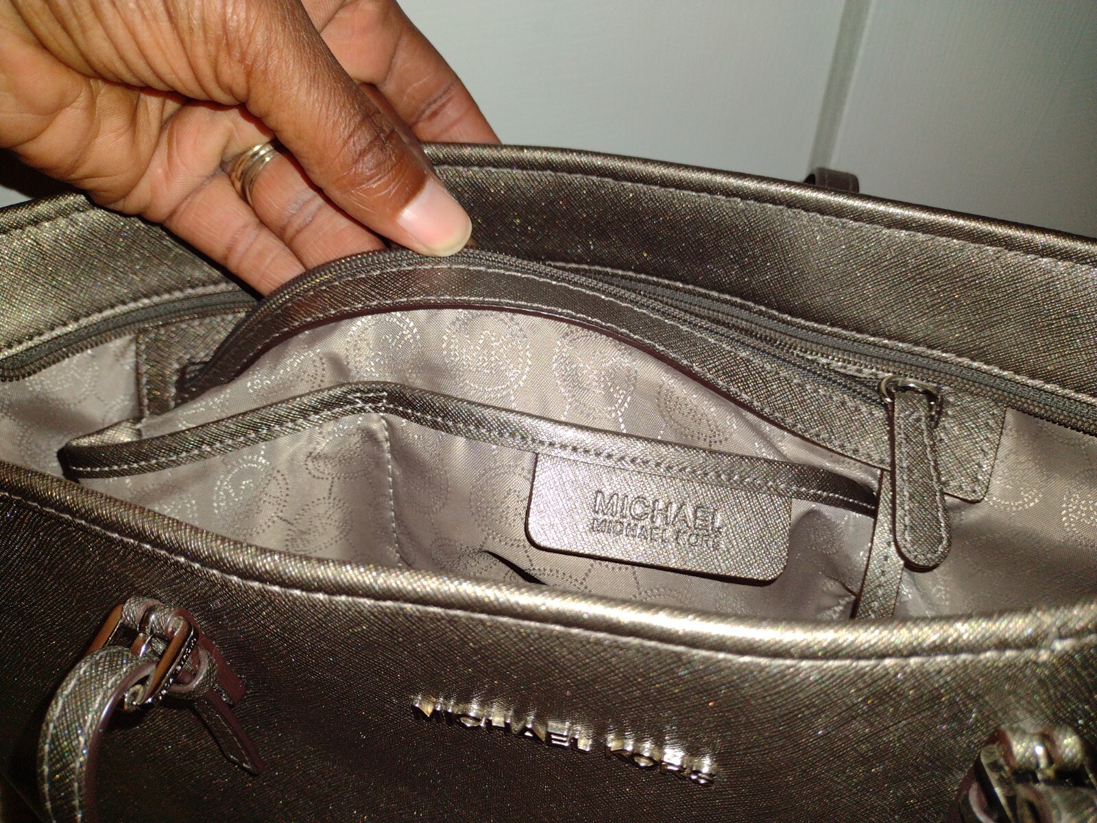 Authentic Michael Kors lrg handbag - image 5