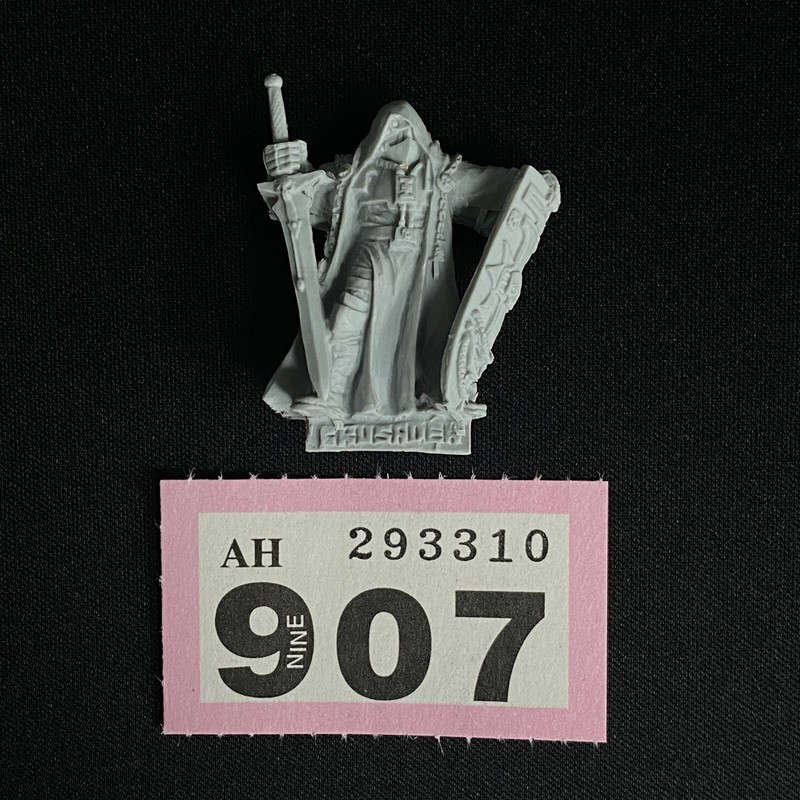 CRUSADER RESIN OOP INQUISITION WARHAMMER 40,000 SWORD SHIELD 40K FINECAST