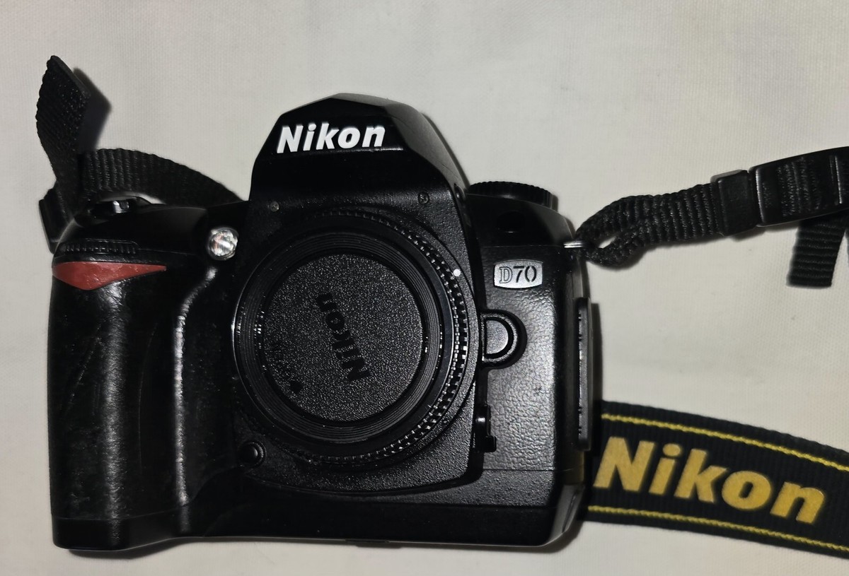 Nikon D70 MP 3x Zoom Digital SLR Camera Battery Black (Body  Only)