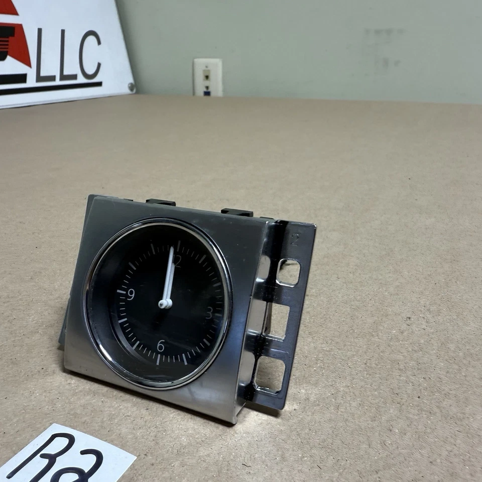 Volkswagen Passat B7 2013 información reloj 3AA919204A MRS12236 Foto 4 de 4