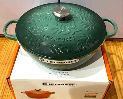 Le Creuset 5,25 Quart 28 cm Marmite Olivenzweig Relief Artischocke Grün Suppe...