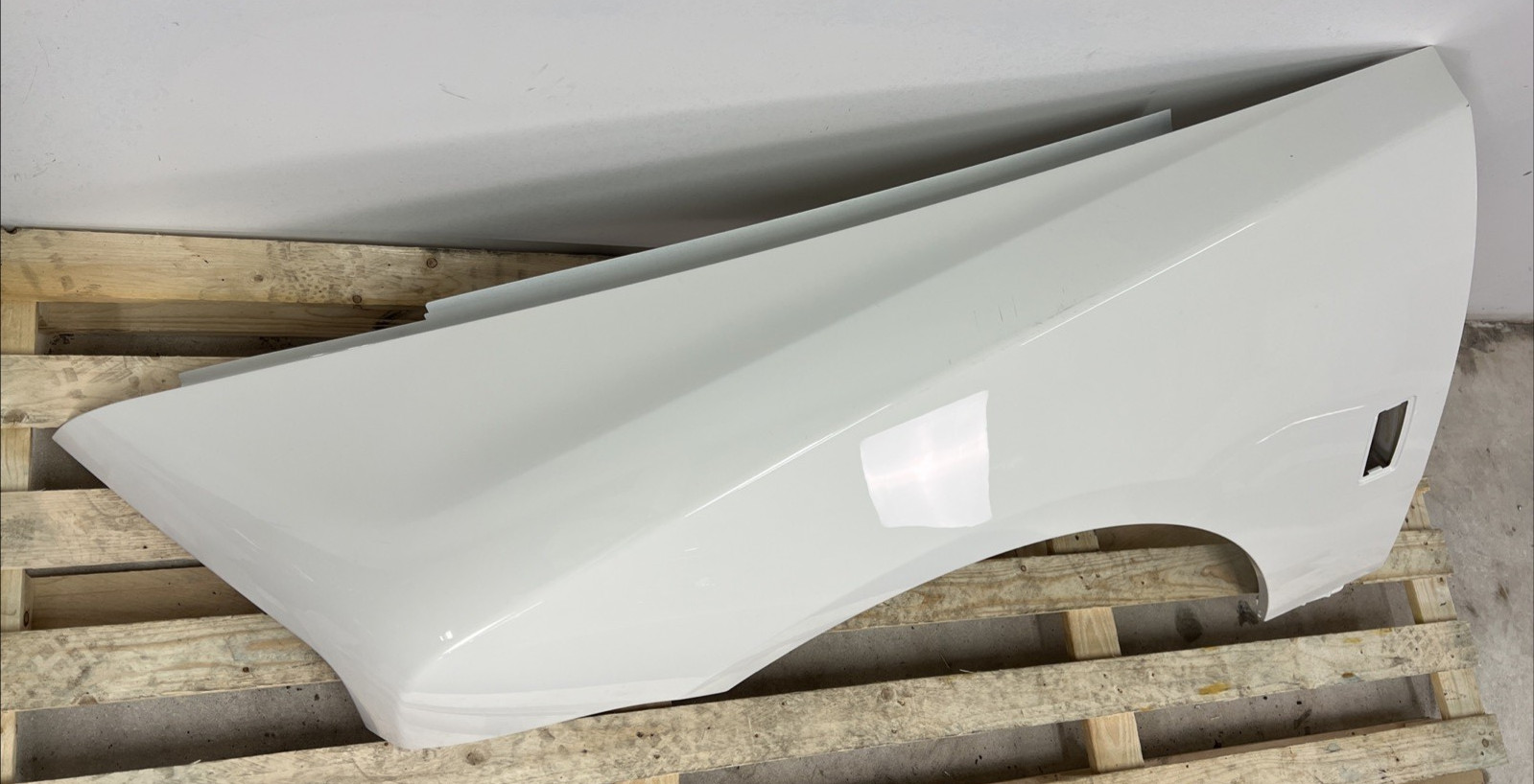 ROLLS ROYCE CULLINAN FENDER LEFT DRIVER 2019-2023 2026 WHITE OEM