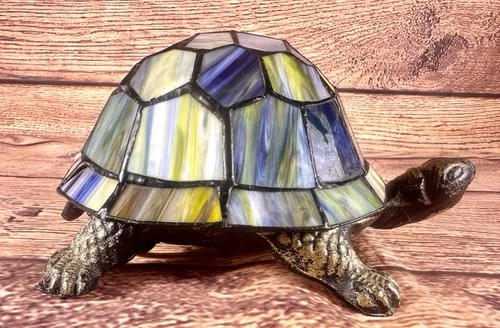 VINTAGE 90s Stained Glass TIFFANY STYLE TURTLE  Portable Lamp E149992 Brass Base
