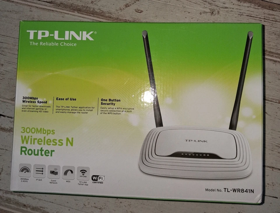 TP-LINK 300 Mbps WIRELESS N ROUTER MODEL No. TL-WR841N + ALIMENTATORE + GUIDE