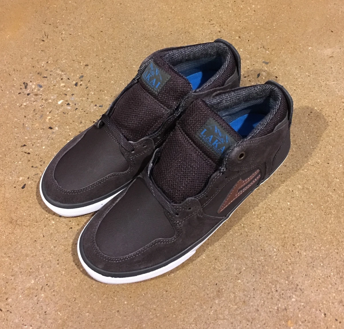 Aw skate hotsell shoes