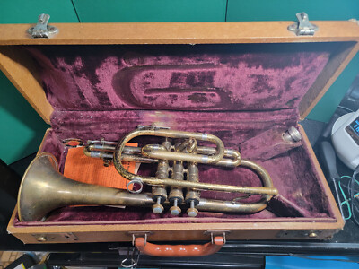 VINTAGE OLDS AMBASSADOR CORNET CASE AND MP 1950 SN 47054