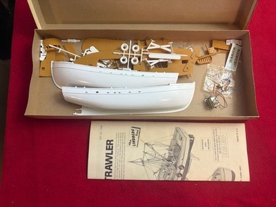 The Lindberg Line Fishing Trawler Motorized Kit # 759M:400 BRAND NEW