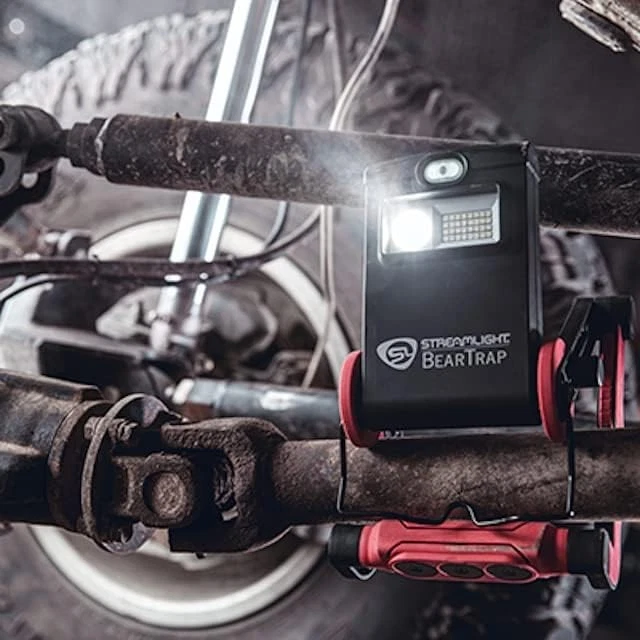 Streamlight 61520 BearTrap 2000-Lumen Rechargeable Work Light with magnets - Image 4 of 4