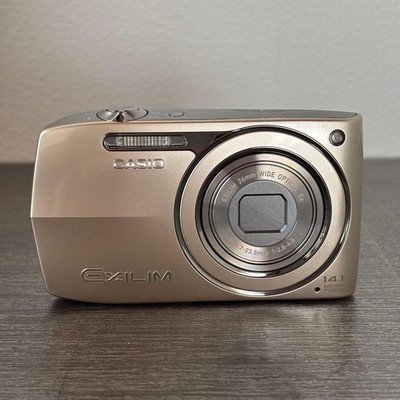 CASIO EXILIM EX-Z2300 ゴールド　デジカメ　コンデジ Casio EXILIM EXILIM EX-Z2300 14.5 MP Digital Camera - Gold for