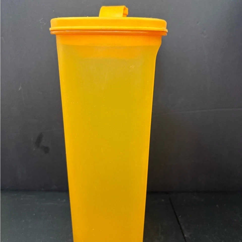 Jarra Tupperware Slim Line 2 litros naranja con colador y tapa Foto 4 de 4