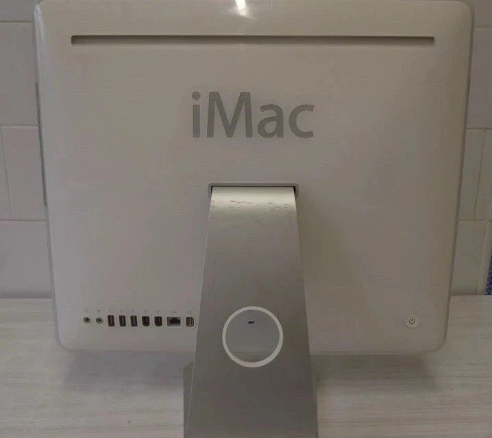 Apple A1173 17” All-in-one Mac 4.1 Core Duo1 1.86GBHz 1GB Ram No HDD - Image 2 of 4