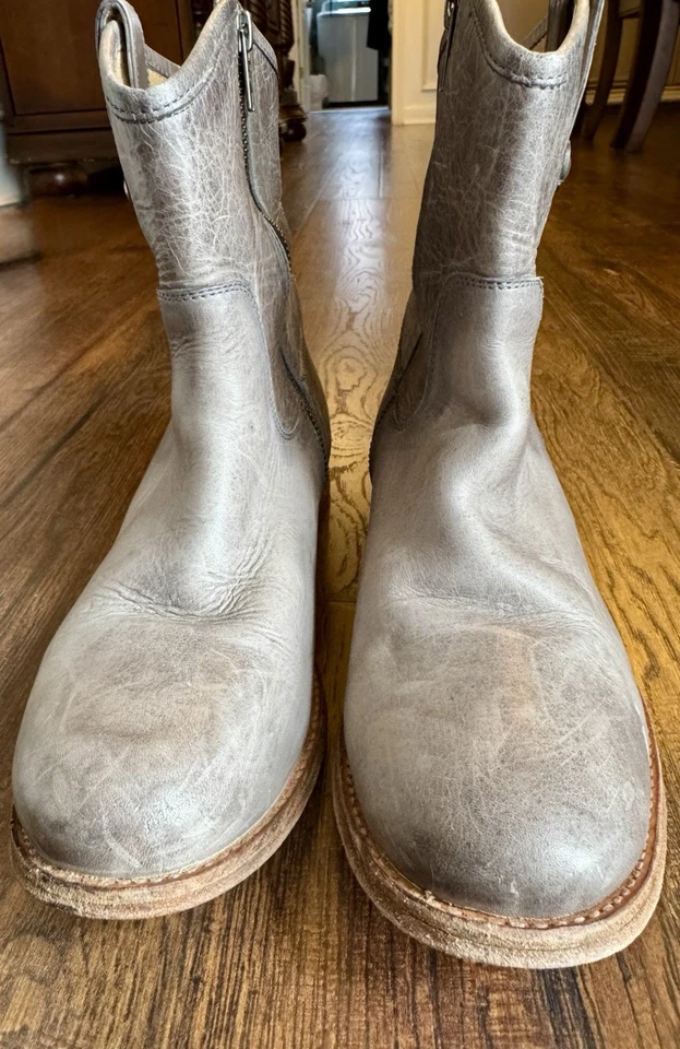 Women’s Grey Frye Leather Zip Ankle Boots Size 8 Gently Worn Condition - Image 2 of 4