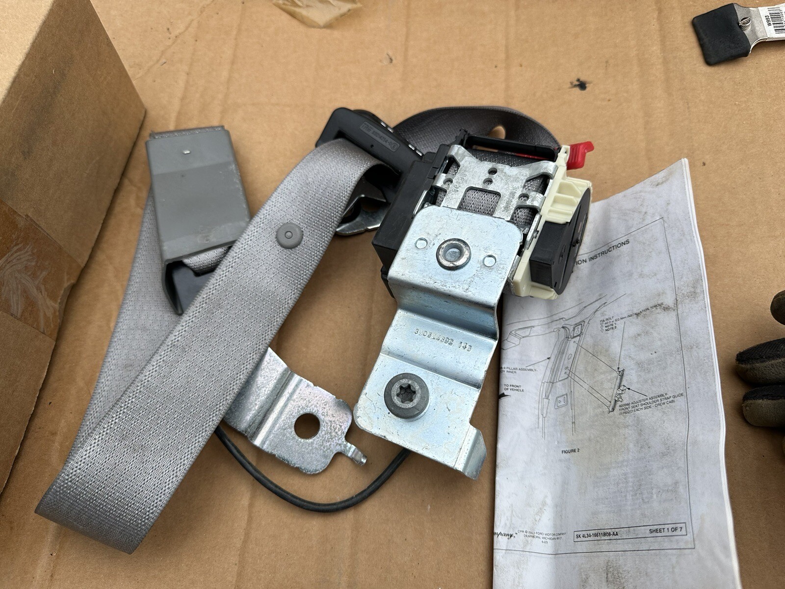 Ford OEM Front Seat Belts Retractor Assembly Right 8 L 3 Z 16611 B 08